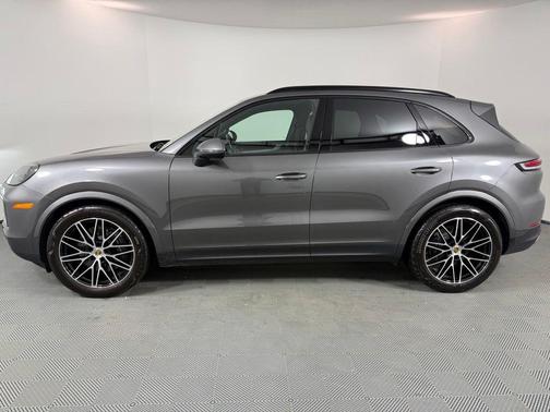 2024 Porsche Cayenne Base