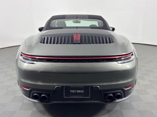 2024 Porsche 911 Carrera