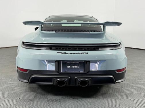 2025 Porsche 911 Carrera 4 GTS