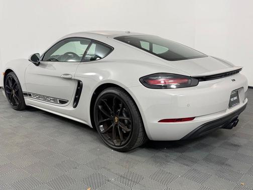 2024 Porsche 718 Cayman Style Edition