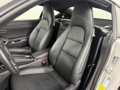 2024 Porsche 718 Cayman Style Edition