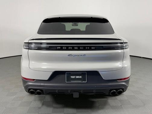 2025 Porsche Cayenne S