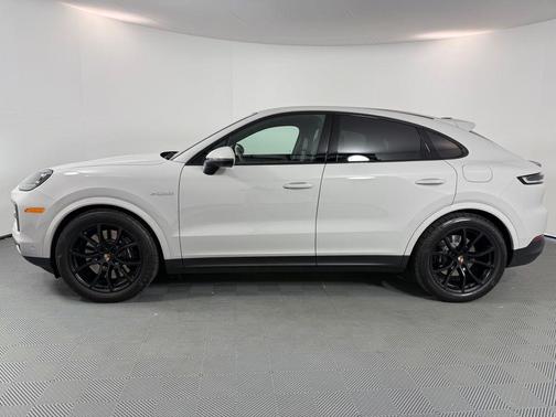 2025 Porsche Cayenne S