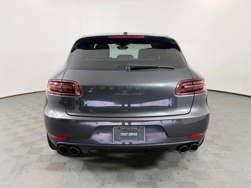 Volcano Grey Metallic 2017 Porsche Macan GTS