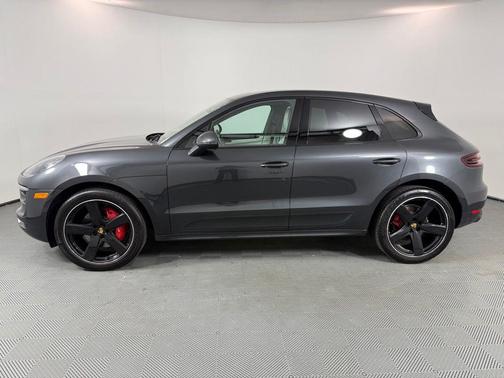 Volcano Grey Metallic 2017 Porsche Macan GTS