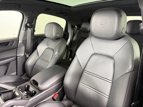 2025 Porsche Cayenne GTS