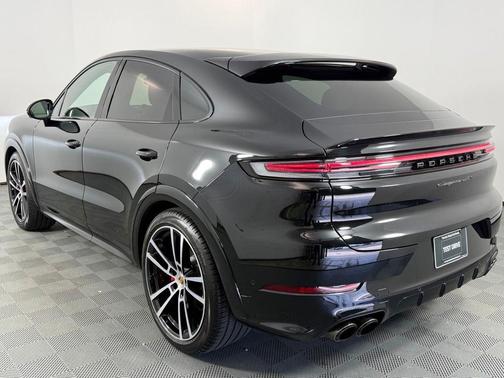 2025 Porsche Cayenne GTS