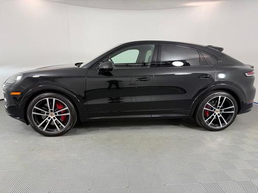 2025 Porsche Cayenne GTS