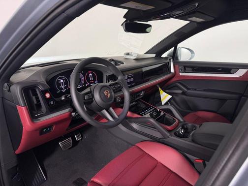 2025 Porsche Cayenne S Coupe AWD