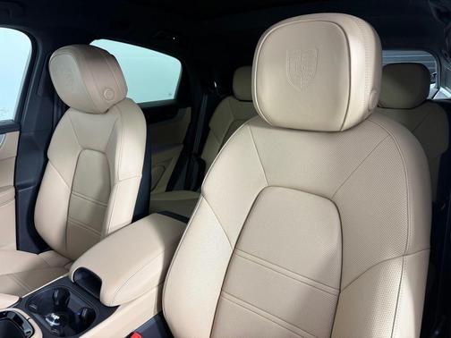2025 Porsche Cayenne AWD