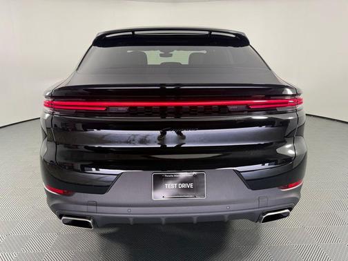 2025 Porsche Cayenne AWD