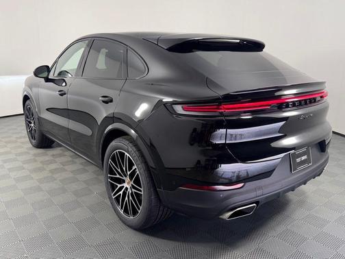 2025 Porsche Cayenne AWD