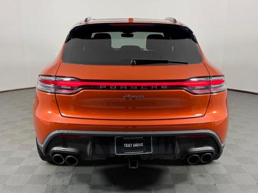 2023 Porsche Macan Base