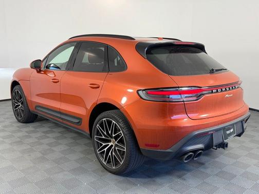 2023 Porsche Macan Base