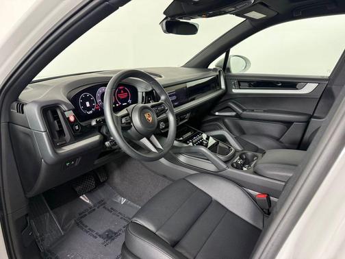 2025 Porsche Cayenne Base
