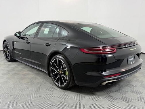 2018 Porsche Panamera 4
