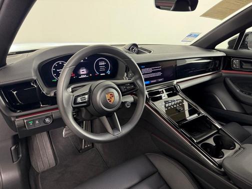 2025 Porsche Panamera Base