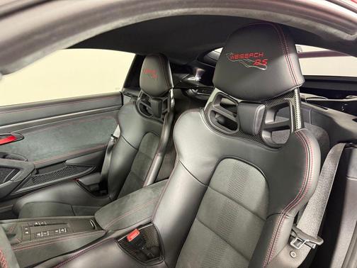 2025 Porsche 718 Cayman GT4 RS