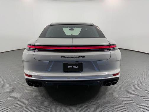 2025 Porsche Panamera GTS