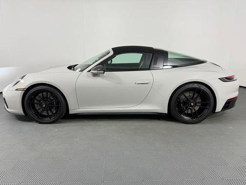 2023 Porsche 911 Targa 4 GTS