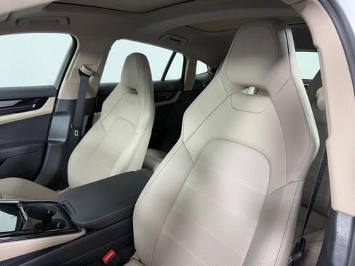 2026 Porsche Panamera Base