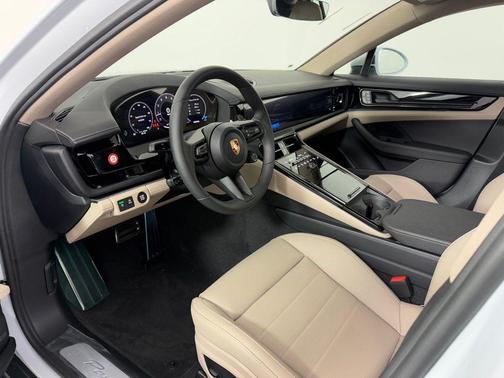2026 Porsche Panamera Base