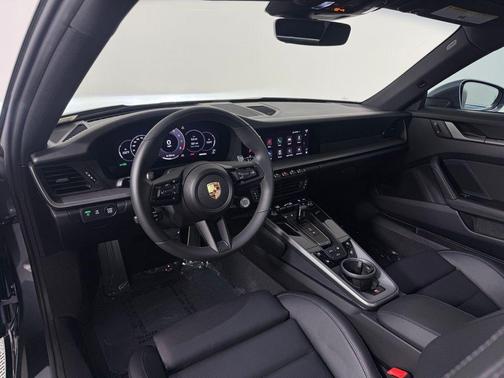 2025 Porsche 911 Carrera