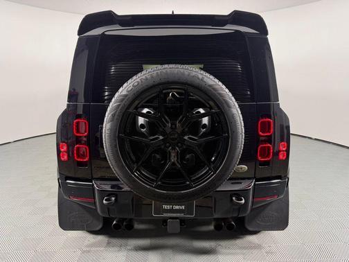 2023 Land Rover Defender 110 X-Dynamic SE