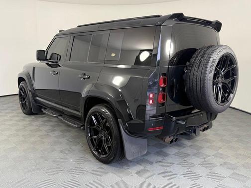 2023 Land Rover Defender 110 X-Dynamic SE