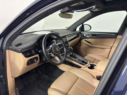 Night Blue Metallic 2021 Porsche Macan Base