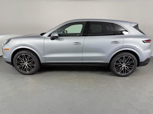 2025 Porsche Cayenne Base