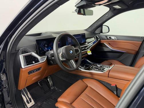 2024 BMW X7 M60i