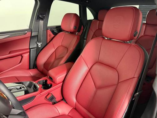 Chalk 2024 Porsche Macan S