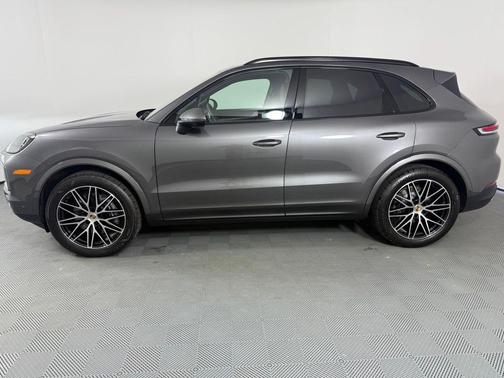 2025 Porsche Cayenne Base