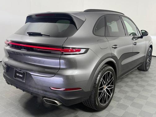 2025 Porsche Cayenne Base