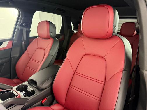 2025 Porsche Cayenne Base