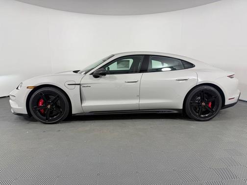 2025 Porsche Taycan GTS