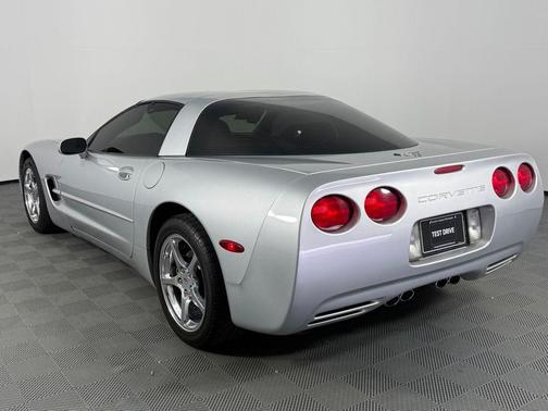 2003 Chevrolet Corvette Base