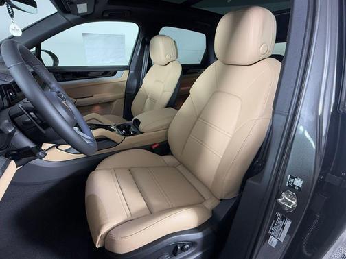 2026 Porsche Cayenne AWD