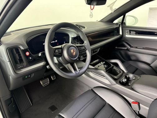 2025 Porsche Cayenne S Coupe AWD