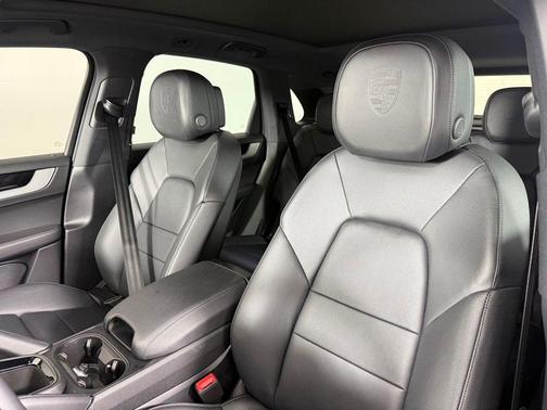 2025 Porsche Cayenne AWD
