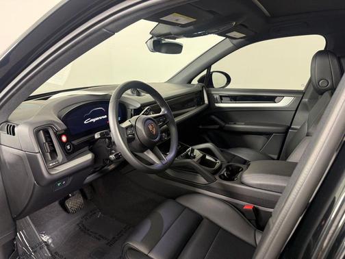 2025 Porsche Cayenne AWD