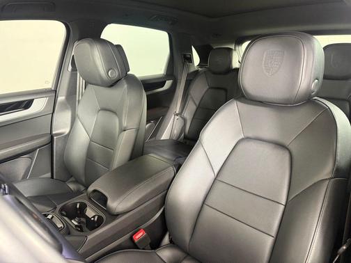 2025 Porsche Cayenne AWD