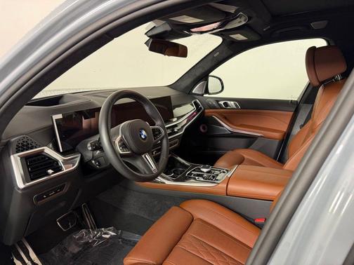 Brooklyn Gray Metallic 2026 BMW X7 M60i