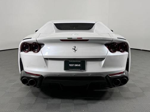 2023 Ferrari 812 GTS Base