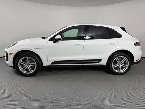 2022 Porsche Macan Base