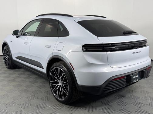 2025 Porsche Macan 4S
