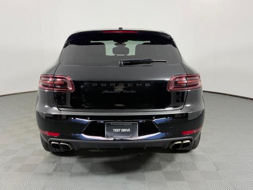 2018 Porsche Macan Turbo