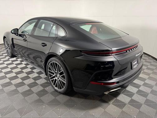 2025 Porsche Panamera Base