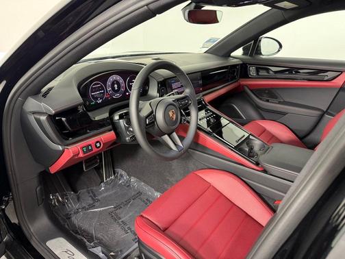 2025 Porsche Panamera Base